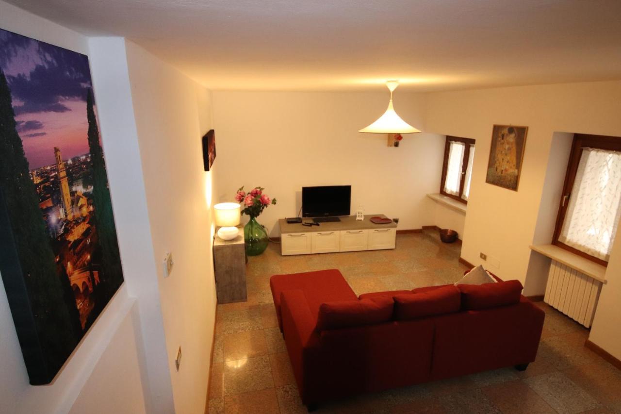 Casa Vacanze Al Borgo Каприно Веронезе Екстериор снимка
